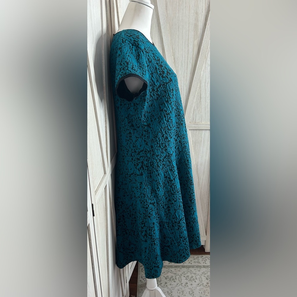 EUC Blair Teal Black Midi Dress Paisley Damask sz M crew neck fit & flair moody - Picture 5 of 11